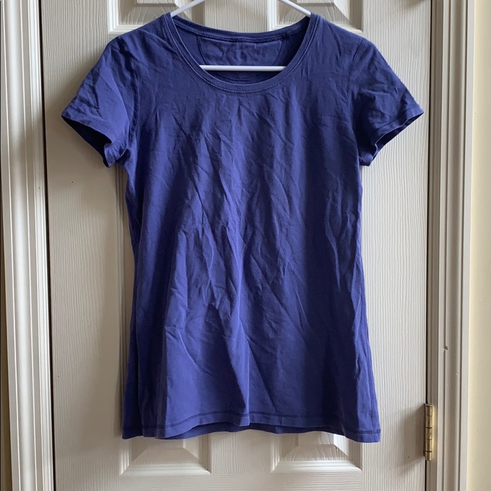 Lululemon t shirt
